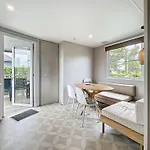 Hébergement de vacances Mobil-home De Grand Confort à 200m De La Avec Piscine Chauffée, 2 Chambres, Parking, Wifi Inclus - Fr-1-361a-44
