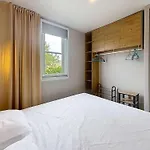 Hébergement de vacances Mobil-home De Grand Confort à 200m De La Avec Piscine Chauffée, 2 Chambres, Parking, Wifi Inclus - Fr-1-361a-44 Jullouville