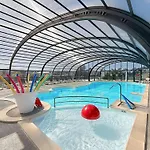 Hébergement de vacances Mobil-home De Grand Confort à 200m De La Avec Piscine Chauffée, 2 Chambres, Parking, Wifi Inclus - Fr-1-361a-44 *