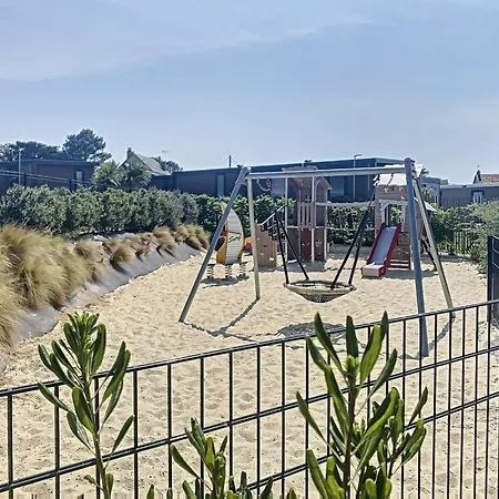 Mobil-home De Grand Confort A 200m De La Avec Piscine Chauffee, 2 Chambres, Parking, Wifi Inclus - Fr-1-361a-44