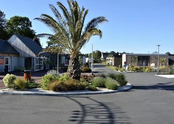 Mobil-home De Grand Confort A 200m De La Avec Piscine Chauffee, 2 Chambres, Parking, Wifi Inclus - Fr-1-361a-44 * Jullouville-les-Pins