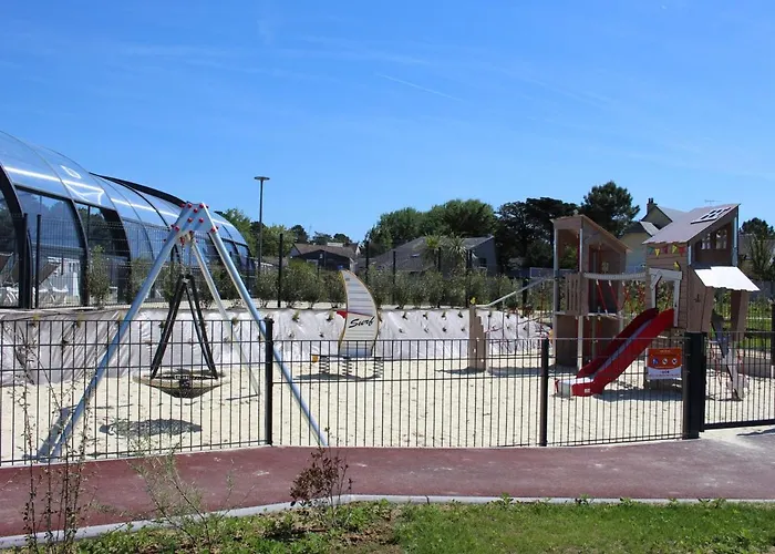 Mobil-home De Grand Confort A 200m De La Avec Piscine Chauffee, 2 Chambres, Parking, Wifi Inclus - Fr-1-361a-44