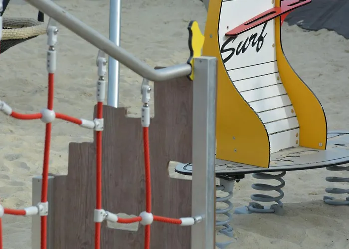 Nyaraló Mobil-home De Grand Confort A 200m De La Avec Piscine Chauffee, 2 Chambres, Parking, Wifi Inclus - Fr-1-361a-44 Jullouville-les-Pins