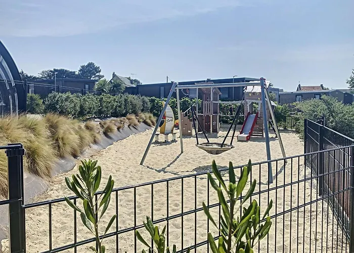 Mobil-home De Grand Confort A 200m De La Avec Piscine Chauffee, 2 Chambres, Parking, Wifi Inclus - Fr-1-361a-44