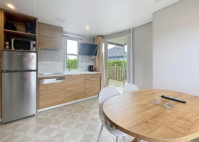 Mobil-home De Grand Confort A 200m De La Avec Piscine Chauffee, 2 Chambres, Parking, Wifi Inclus - Fr-1-361a-44 Jullouville-les-Pins